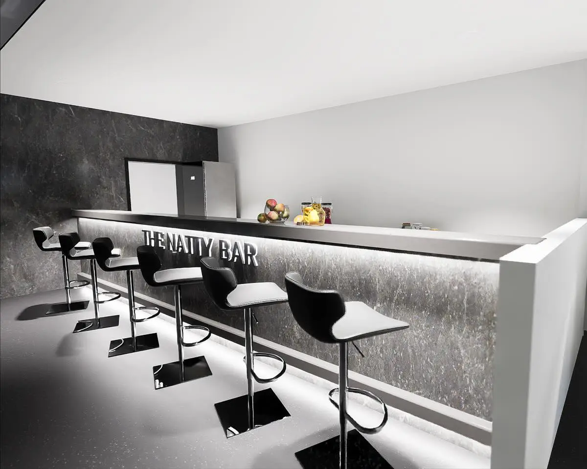 TenTenBodyClub_Natty-Bar-1_1200 The Natty Bar at TenTenBody Club in St. Maarten — a sleek nutrition bar serving protein shakes, cold-pressed juices, and recovery supplements.